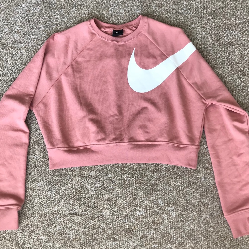 Nike Versa Graphic Crop Top